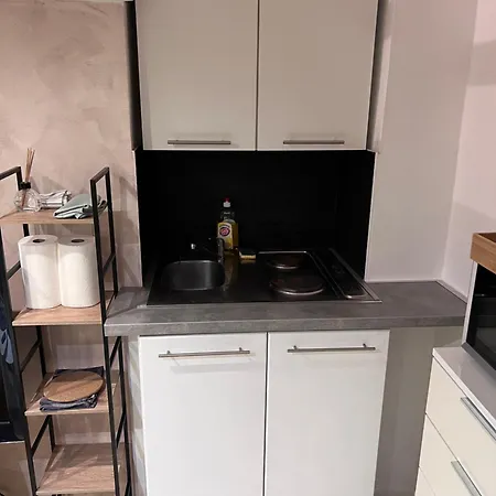 Hanna Apartman *